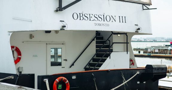 a-ship-standing-on-the-docks-in-toronto